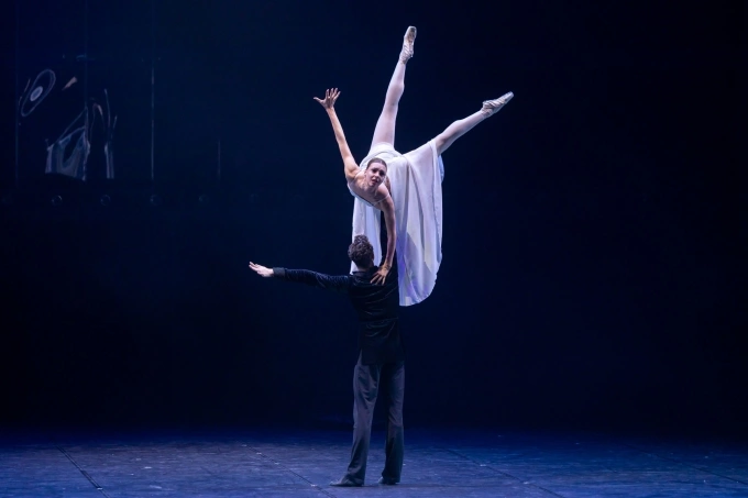 Các nghệ sĩ Eifman Ballet trên sân khấu trong một lần diễn vở Anna Karenina