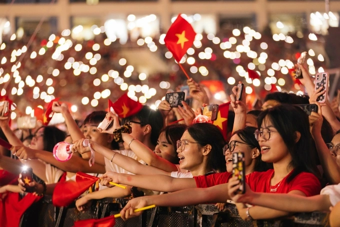 Khán giả tại concert quốc gia. Finn Studio