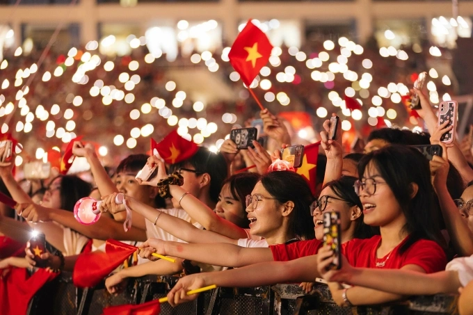 Đạo diễn concert Tổ quốc trong tim: 'Cảnh 50.000 người hát Quốc ca đẹp hơn giấc mơ'