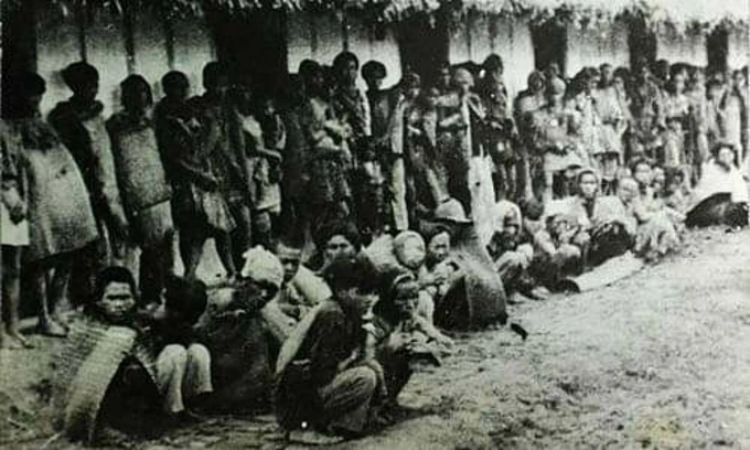 Trại Giáp Bát, Hà Nội, nơi tập trung những nạn nhân đói năm 1945. Ảnh tư liệu