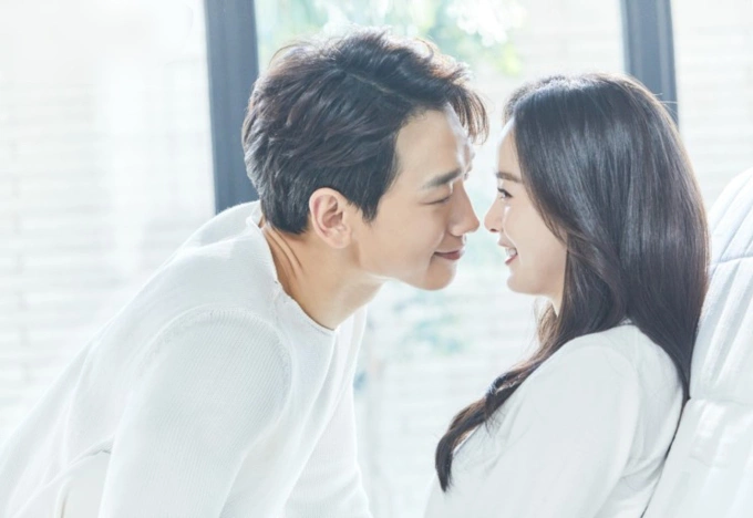 Vợ chồng Rain, Kim Tae Hee. Ảnh: La Cloud