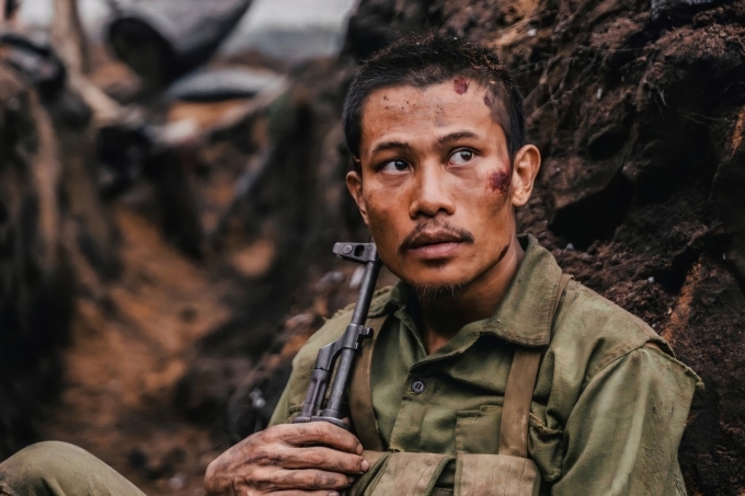 Diễn viên Phương Nam gây ấn tượng với vai Tạ - người lính chân chất, bộc trực. Ảnh: Thanh Huyền