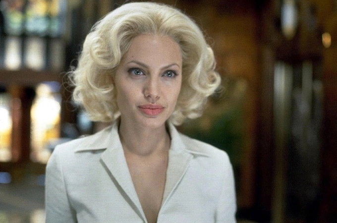 Diễn viên thủ vai phóng viên Lanie Kerrigan trong phim Life or Something Like. Ảnh: IMDb