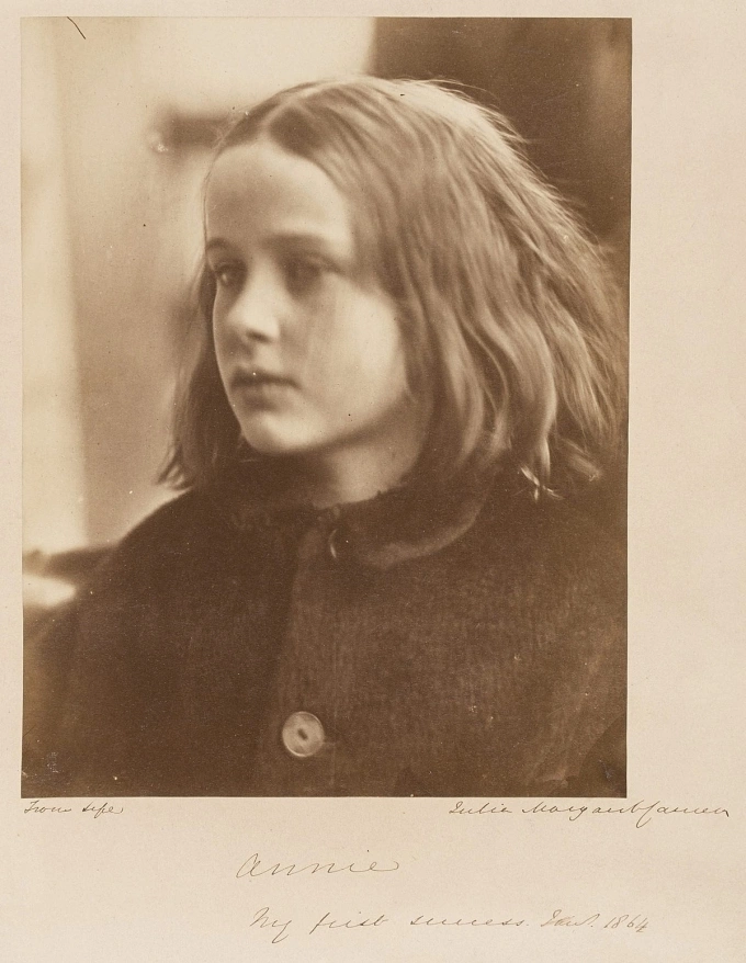 Chân dung cô bé Annie Philot (1864). Ảnh: Royal Photographic Society Collection