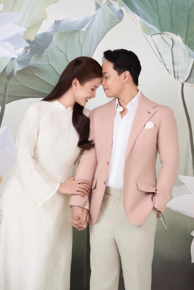 Á hậu Hương Ly đính hôn