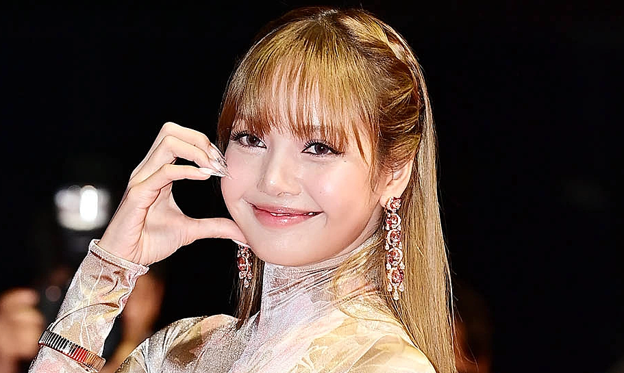 Son Ye Jin, Lisa dự thảm đỏ Liên hoan phim Busan