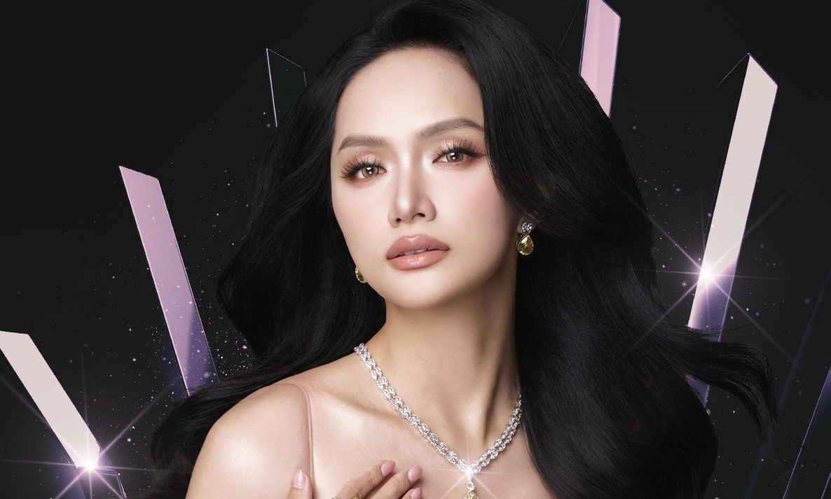 Hoa hậu chuyển giới Hương Giang thi Miss Universe
