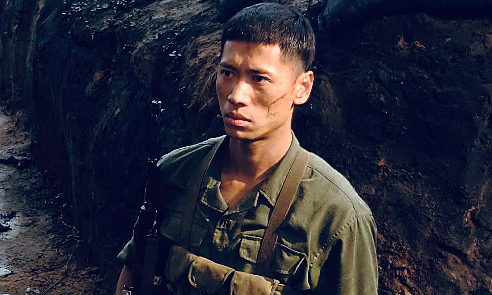 Hoàng Long: 'Tôi mông lung về tương lai trước khi đóng Mưa đỏ'