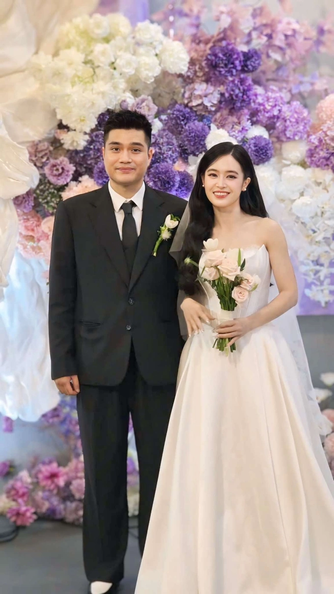 Diễn viên Thiên Tú và chú rể Đức Anh kết hôn sáng 30/9, sau ba năm yêu.