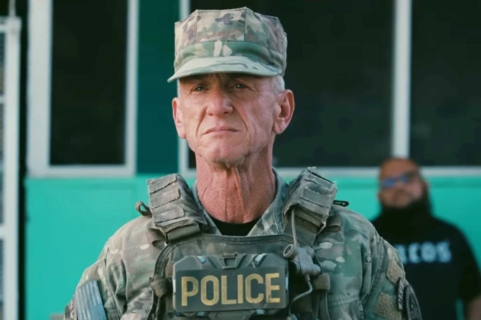 Tài tử Sean Penn được đánh giá cao trong vai phản diện. Ảnh: Warner Bros.