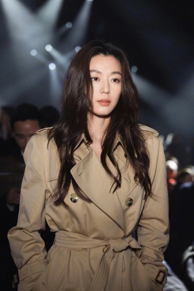 Jeon Ji Hyun, minh tinh hàng đầu Hàn Quốc, nổi tiếng với Cô nàng ngổ ngáo, Vì sao đưa anh tới, Huyền thoại biển xanh. Ảnh: News1