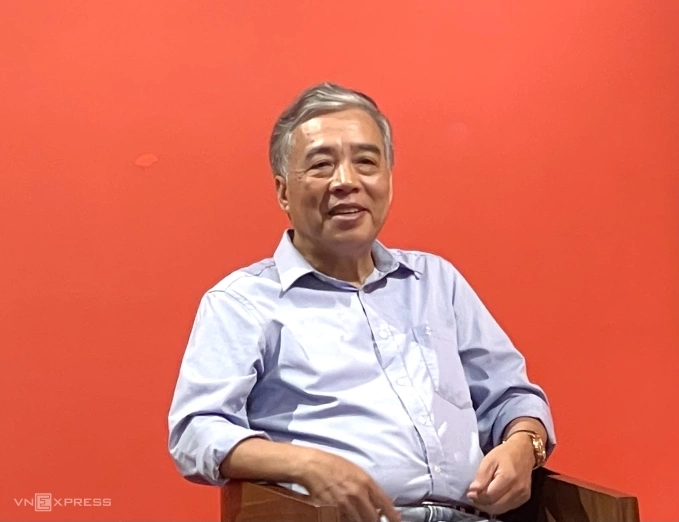 Nhà văn Trần Thanh Cảnh tại buổi ra mắt bộ sách ở Nhà xuất bản Hội Nhà văn Việt Nam, hôm 11/10. Ảnh: Phương Linh