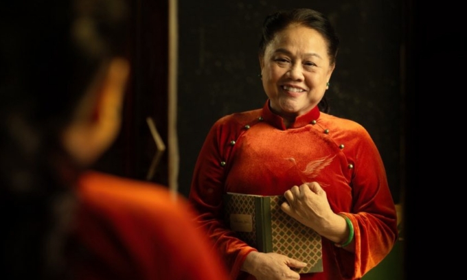Tạo hình Ái Như trong vai bà Tâm. Ảnh: Thanh Huyền