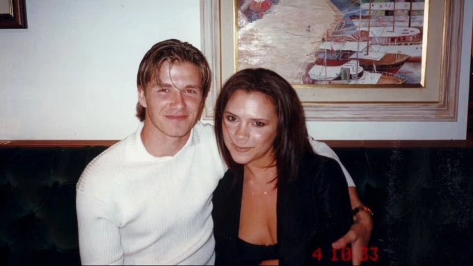 David và Victoria Beckham thuở mới hẹn hò. Ảnh: Netflix