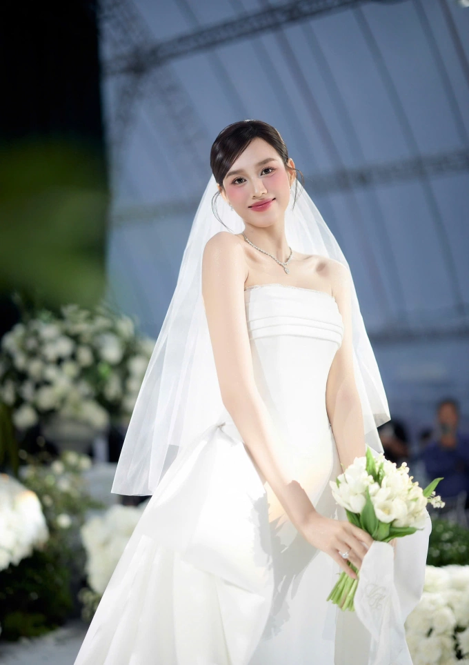 Hình ảnh tại đám cưới của Đỗ Hà - Viết Vương (page 2) - 7