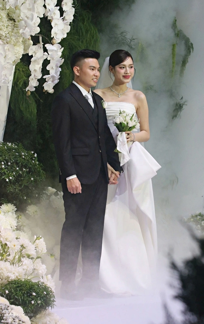 Vợ chồng Đỗ Thị Hà tại tiệc cưới. Ảnh: Đắc Thành
