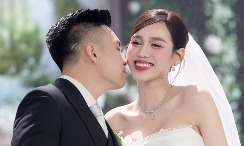 Tin tức Hoa hậu Đỗ Thị Hà mới nhất trên VnExpress