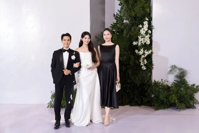 Á hậu Phương Anh quen biết Quỳnh Châu nhiều năm trong showbiz, nói thích tính cách vui vẻ của đàn chị.