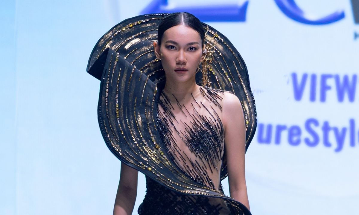20 nhà mốt diễn ở Tuần thời trang Quốc tế Việt Nam
