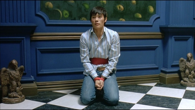 Lee Byung Hun trong phim Ba câu chuyện kinh dị (Three Extreme). Ảnh: KOFIC