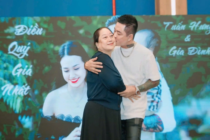 Thay ảnh Tuấn Hưng