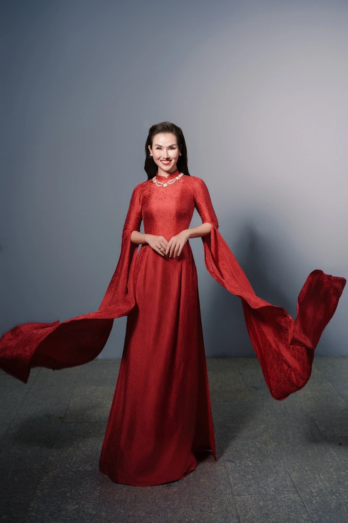 Võ Hạ Trâm - giọng ca theo đuổi dòng nhạc cách mạng, truyền thống gần 20 năm qua. Ảnh: Nhân vật cung cấp