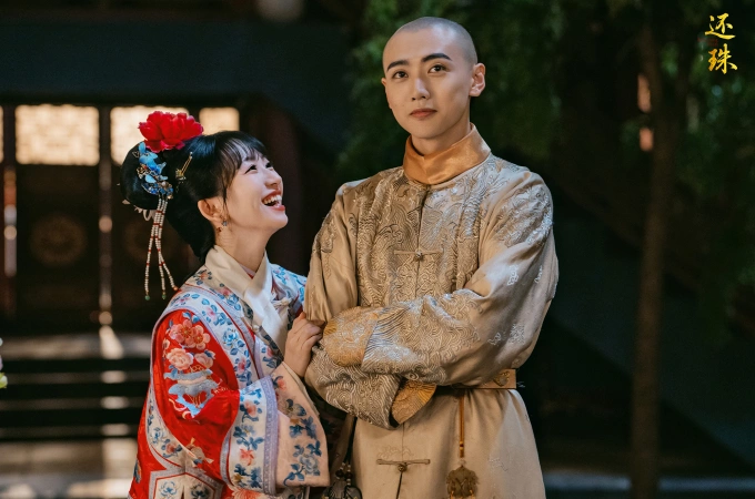 Tiểu Yến Tử (Kim Tử Tuyền đóng) và Ngũ a ca (Yên Hủ Gia). Ảnh: Mango TV