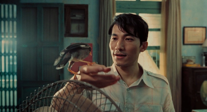 Quán Kỳ Nam sử dụng phim nhựa 35 mm chất liệu hình ảnh gợi không khí thời xưa. Ảnh: Đoàn phim cung cấp