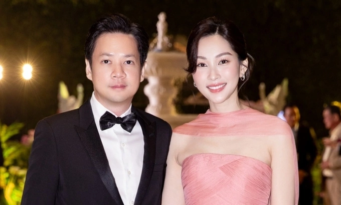 Đặng Thu Thảo và chồng sánh đôi ở sự kiện. Ảnh: Đi Soi Sao Đi