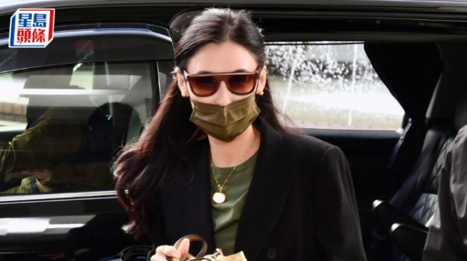 Bá Chi ra tòa ngày 8/12. Ảnh: St Headline