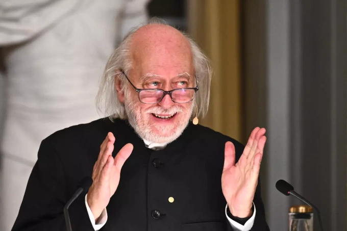 László Krasznahorkai tại buổi đọc diễn từ. Ảnh: Claudio Bresciani/AP