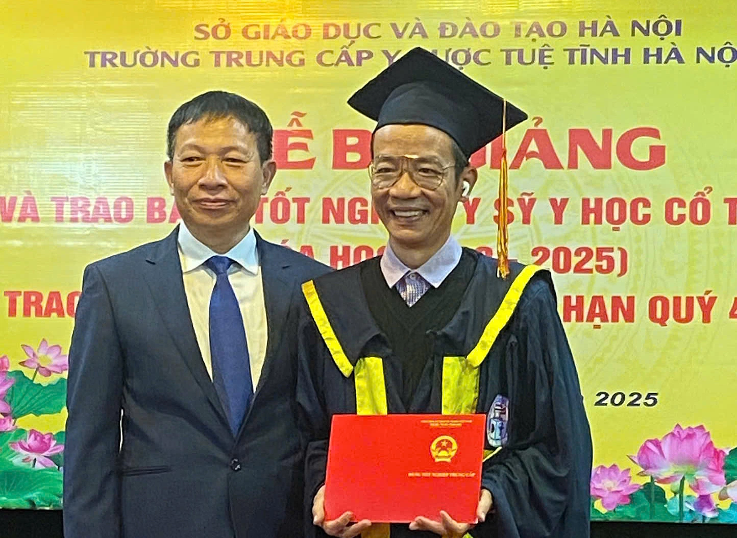 Y SĨ Y HỌC CỔ TRUYỀN CẦN HỌC LIÊN THÔNG ĐỂ MỞ PHÒNG KHÁM