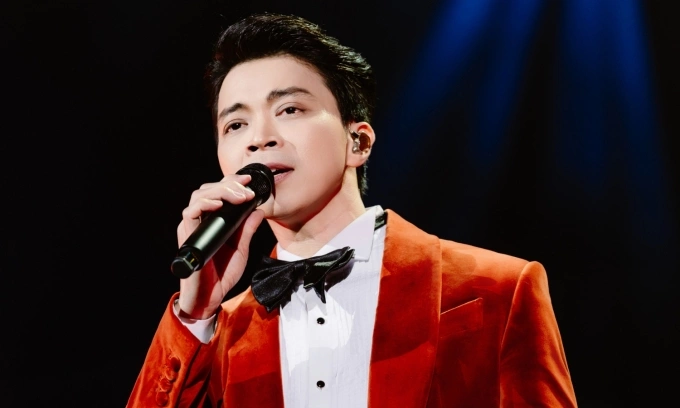 Lân Nhã trong concert kỷ niệm 15 năm làm nghề. Ảnh: OGN