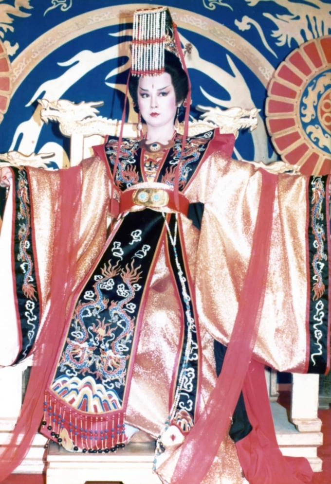 Tạo hình nữ hoàng của Phan Nghinh Tử. Ảnh: Mtime