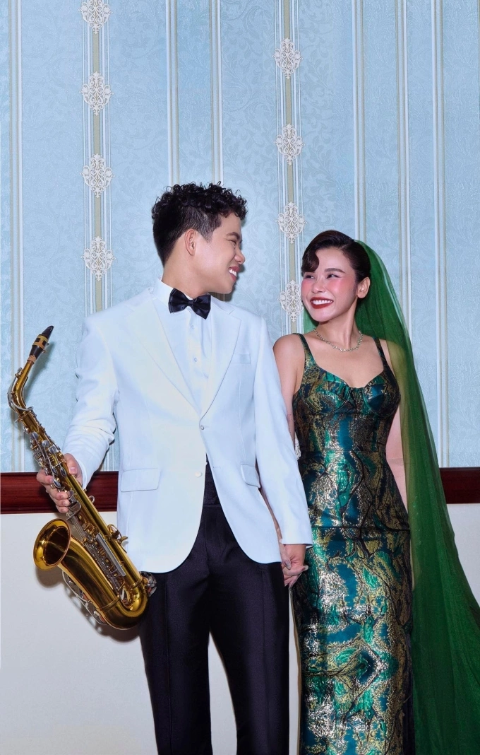 Trương Thảo Nhi bên chồng trong bức ảnh tổng kết năm đăng tải hôm 31/12/2025. Ảnh: Nhân vật cung cấp