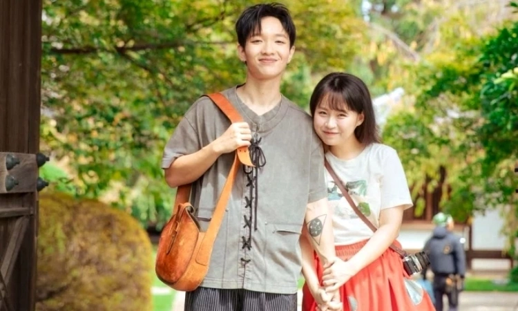 6 năm yêu bình dị của ca sĩ Hoàng Dũng