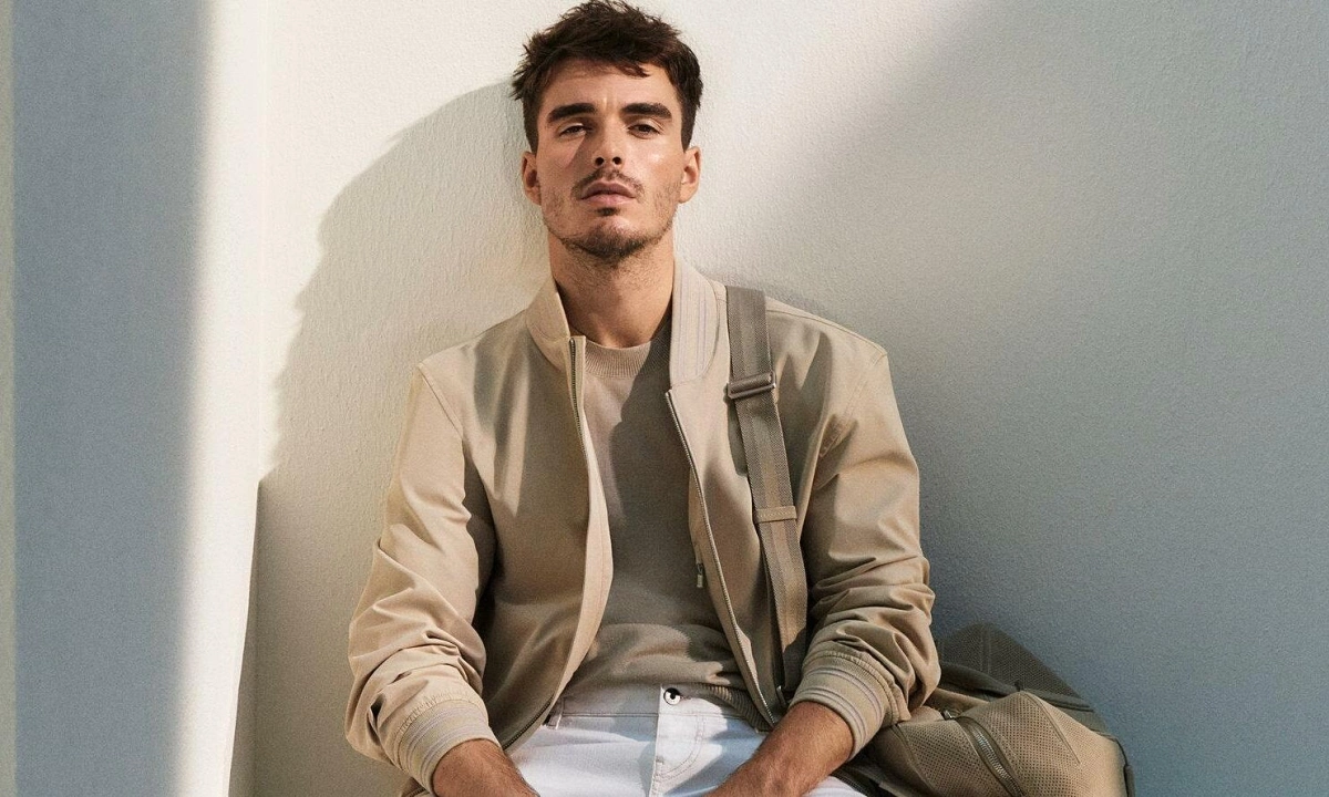 Boss lăng xê màu trung tính trong trang phục xuân hè