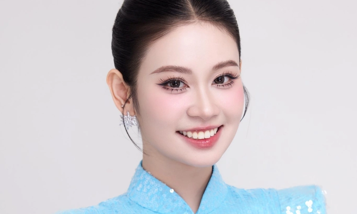 Phương Quyên - á khôi Ngoại thương thi Miss World Vietnam