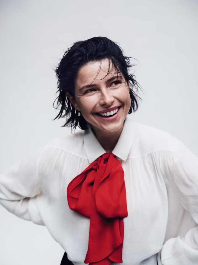 Diễn viên Jessie Buckley, 37 tuổi. Ảnh: Elle