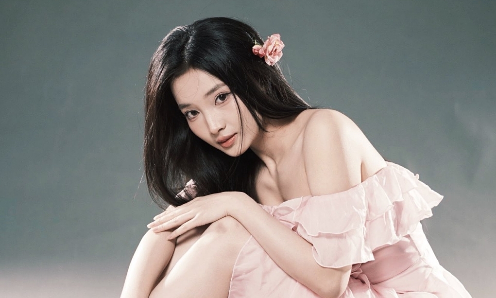 Người đẹp Gen Z gây chú ý trong phim 18+