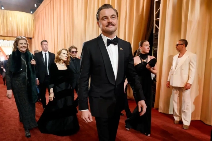 Leonardo DiCaprio trên thảm đỏ Oscar. Ảnh: Reuters