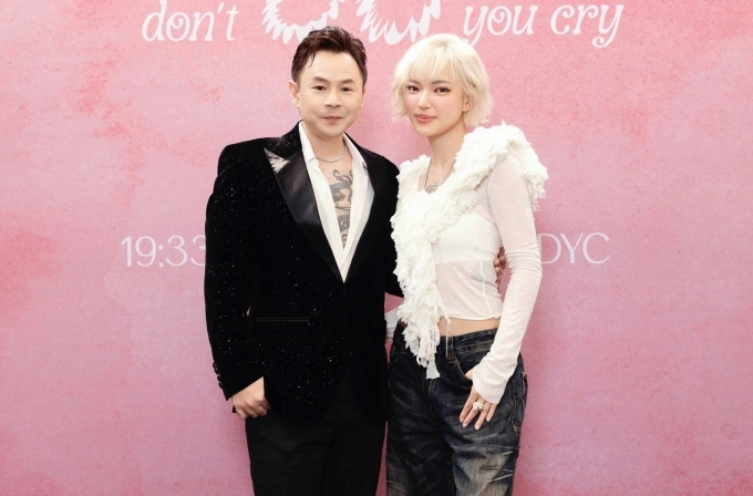 Binz cổ vũ Châu Bùi trong ngày giới thiệu MV ở TP HCM.