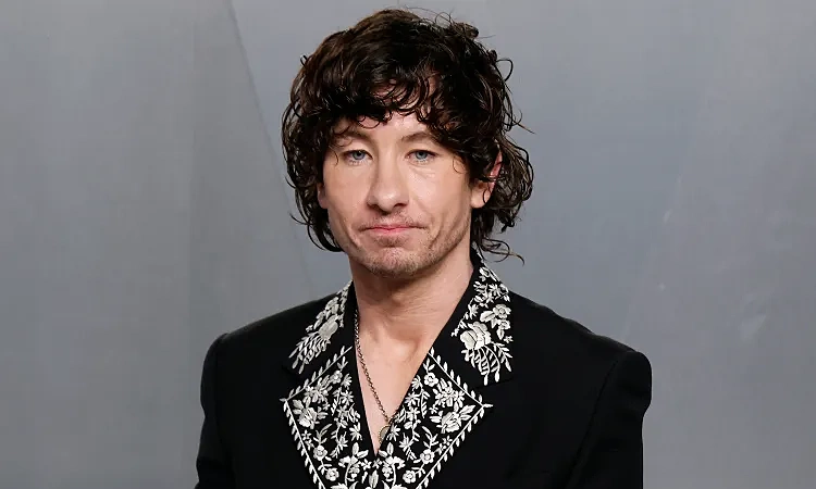 Tài tử 'Dunkirk' không muốn ra đường vì bị chê ngoại hình