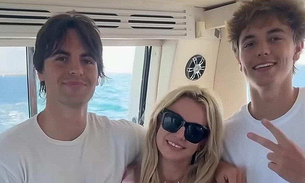 Britney Spears lần đầu lên tiếng sau vụ bị bắt