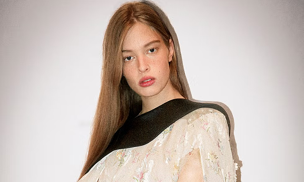 Con gái tỷ phú Elon Musk kể tuổi thơ tách biệt