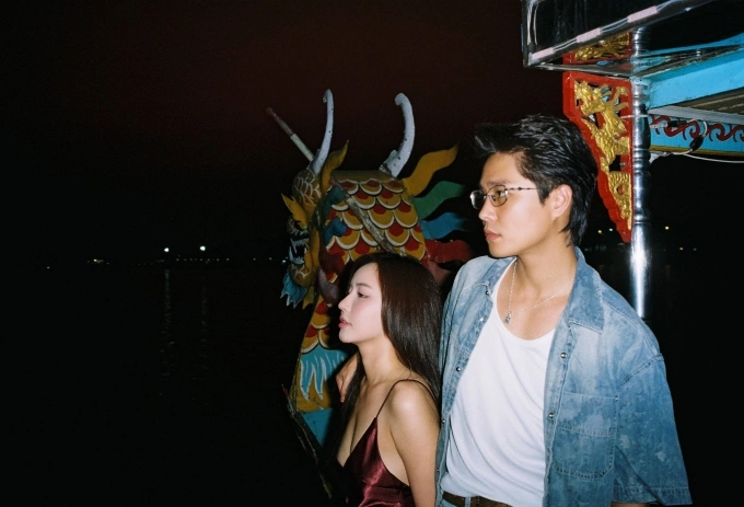 Tăng Duy Tân gây sốt khi lần đầu chia sẻ ảnh tình cảm bên Bích Phương. Ảnh: Nhân vật cung cấp