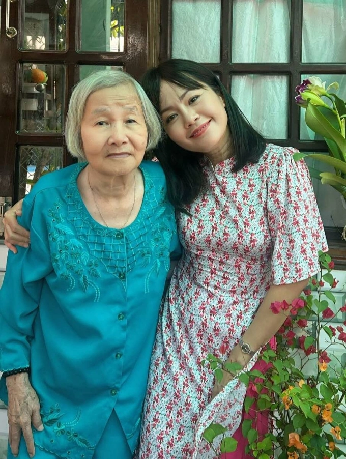 Kim Huyền bên mẹ dịp Tết Bính Ngọ. Ảnh: Nhân vật cung cấp