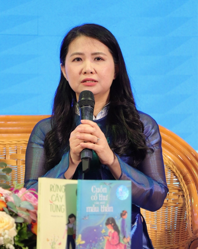 Tiến sĩ Trịnh Đặng Nguyên Hương, Viện Văn học, Viện Hàn lâm Khoa học Xã hội Việt Nam. Ảnh: Khoa Văn học, trường Đại học KHXHNV, ĐHQGHN