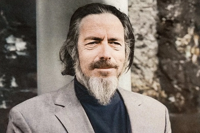 Chân dung nhà thần học, triết gia Alan Watts. Ảnh: Alan Watts Org