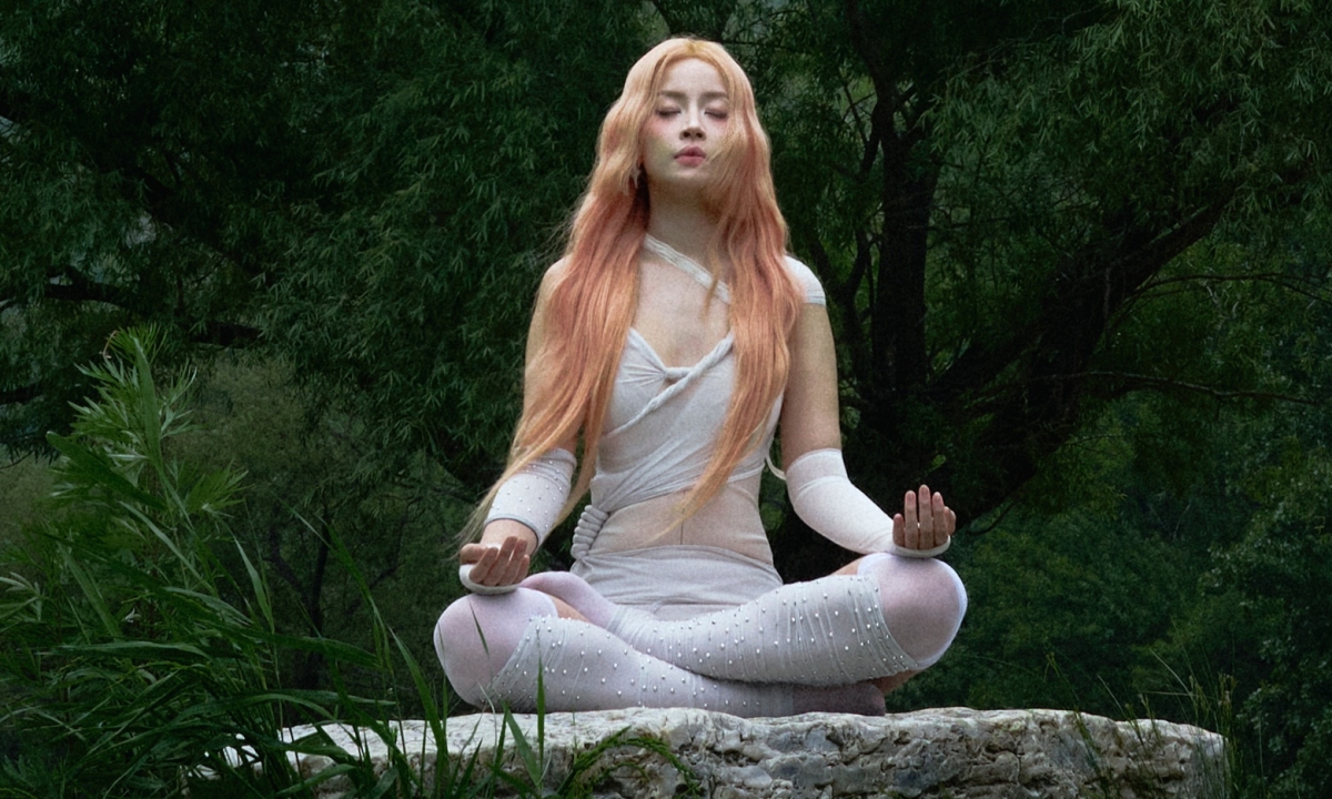 Chi Pu ra MV về cách vượt qua tổn thương